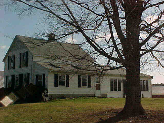 Building photograph for 247 WEATOGUE ROAD